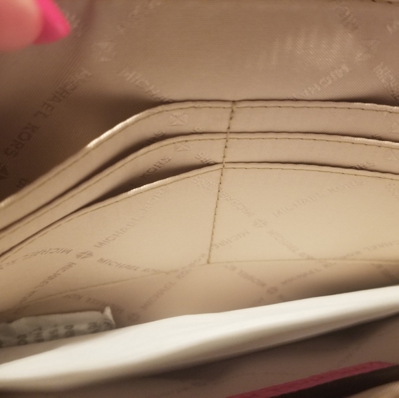 Michael kors large zip clutch nwt - Picture 6 of 6